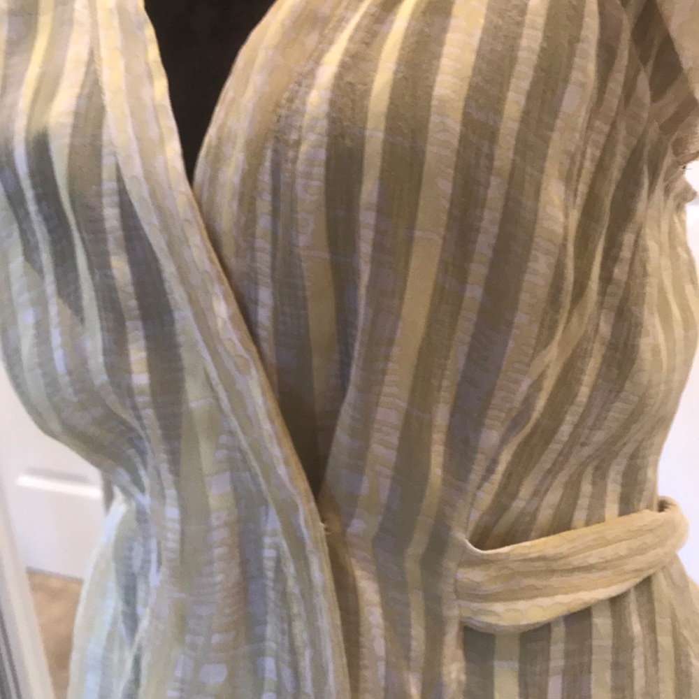 BCBG MAXAZRIA 100% SILK Ruffle Wrap Blouse - Picture 2 of 8